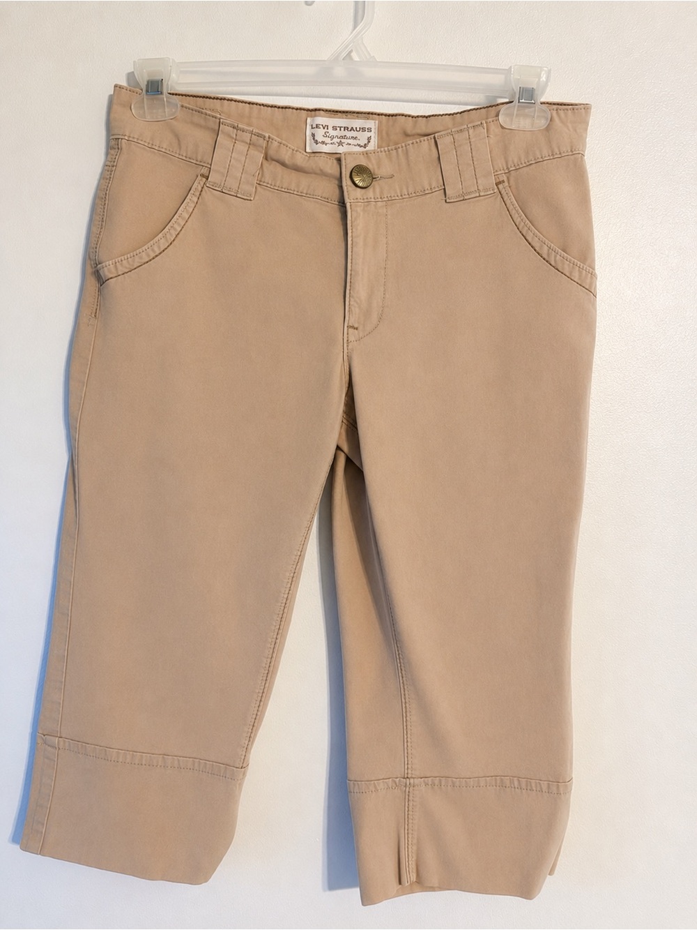 Levi's Tan Capri Pants
